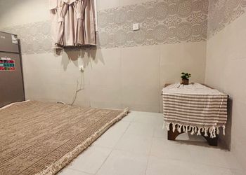 شقة بغرفة معيشة وغرفة نوم 
