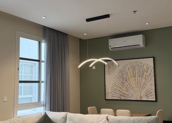شقة بغرفة معيشة وغرفتين نوم 