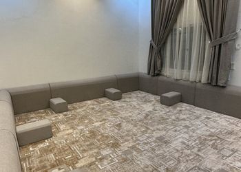 استراحة بمسطح أخضر وألعاب اطفال