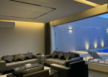 شالية انيقة بمجلس مطل على المسبح 