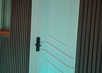 استديو بأثاث مريح وبسيط 