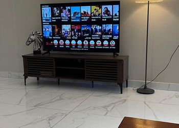 شقة بغرفة معيشة وغرفتين نوم 