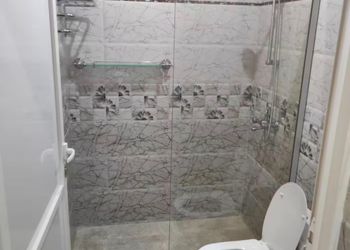 شاليه بغرفة نوم مطلة على المسبح 