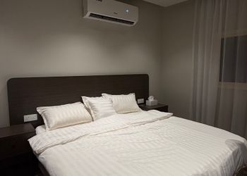 استديو هادئ بسرير ماستر 