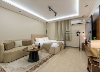 استديو بسرير ماستر وجلسة جانبية 
