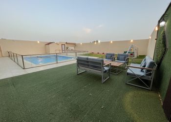 شاليه بمسطح اخضر