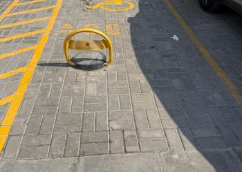 شقة بصالة أنيقة ودخول ذاتي