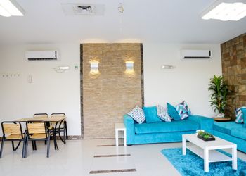شاليه بمسطح اخضر