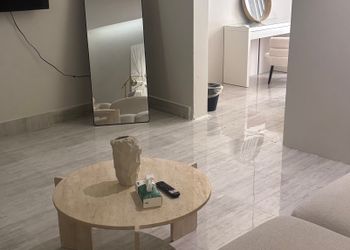 استديو بسرير ماستر وجلسة جانبية 