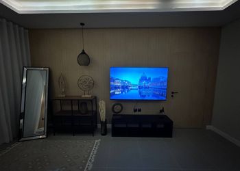 استديو بسرير ماستر وجلسة جانبية 