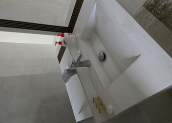 شاليه بمسطح اخضر ,ومسبح خارجي 