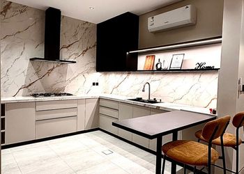 شقة بصالة أنيقة وتصميم فاخر 