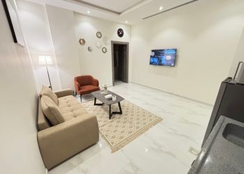 شقة بغرفة معيشة وغرفة نوم 