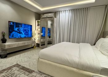 استديو هادئ بدخول ذاتي 