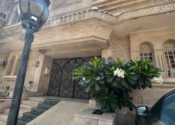 استديو بسرير ماستر وجلسة 