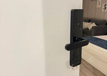 استديو هادئ بسرير ماستر 