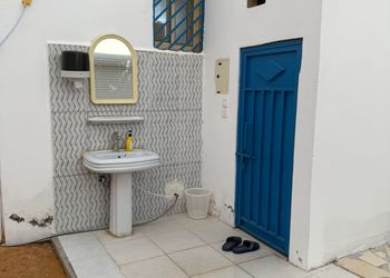 شاليه بملحق خارجي وجلسه خارجية
