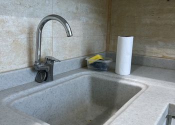 استراحة بمجلس وفناء خارجي 