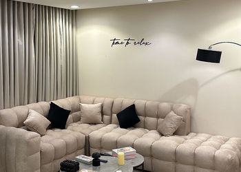 استديو بسرير ماستر وجلسة جانبية