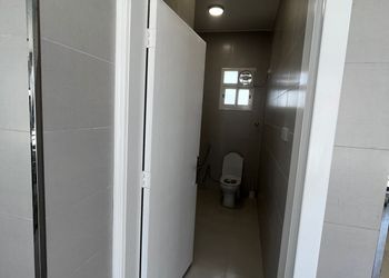 شاليه بصالة جلوس وجلسة خارجية