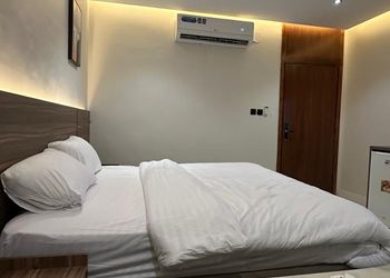 استديو بسرير ماستر