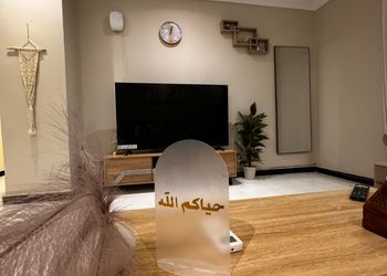 شقة بغرفة معيشة وغرفة نوم 