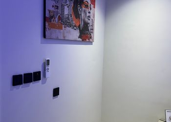 شقة بغرفة معيشة وغرفة نوم 