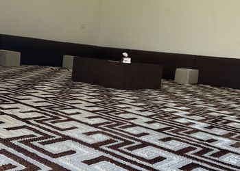 استراحة بمجلس وفناء خارجي 