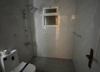 شقة بصالة وغرفة نوم بأثاث مريح 