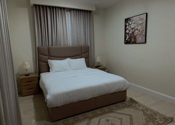 شقة بدخول ذاتي وغرفة نوم مريحة 