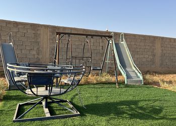 استراحة بمجلس وفناء خارجي 