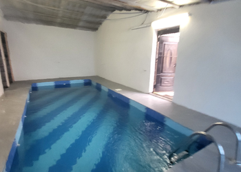 استراحة بمسطح اخضر  وصاله جلوس 