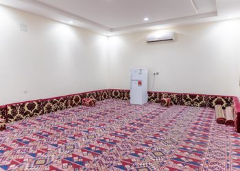 شاليه بمسبح داخلي و ملعب طائرة