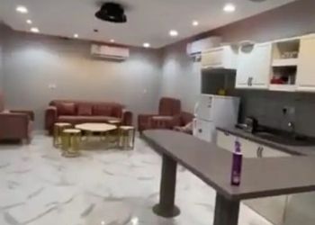 شاليه عائلي بمسبح وجلستين خارجية