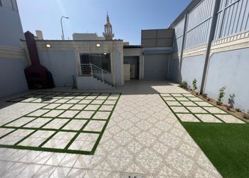 استراحة بمسبح داخلي ومجلس 