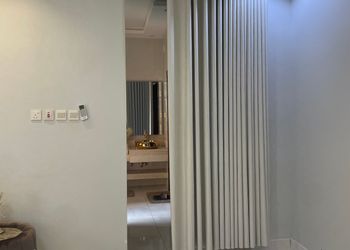 استديو بسرير ماستر وأثاث مريح 