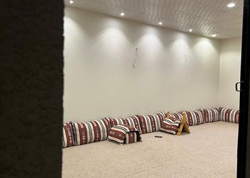 استراحة ببيت شعر ملكي وجلسة خارجية 