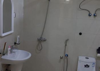 استديو بسرير ماستر وجلسة جانبية 