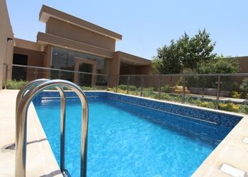 شاليه بمسطح اخضر 