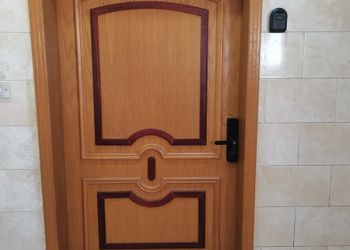 استديو بسرير ماستر وجلسة 