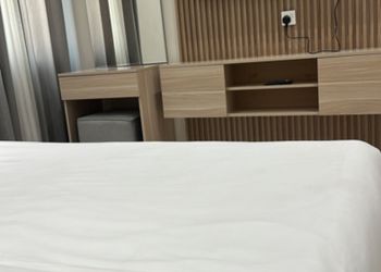 استديو بأثاث مريح وبسيط