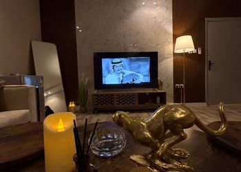 استديو هادئ بدخول ذاتي