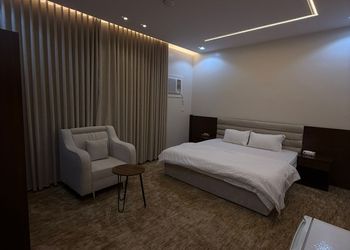 استديو بسرير ماستر 