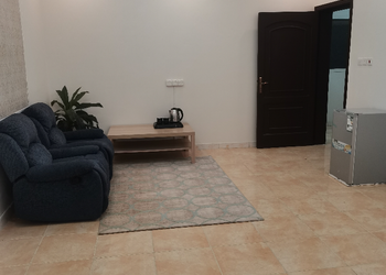 استديو بسرير ماستر وجلسة 