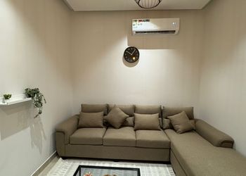 شقة بغرفة معيشة وغرفة نوم 