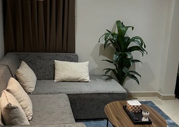استديو بسرير ماستر وجلسة جانبية 