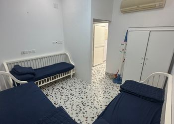 شاليه بمسطح اخضر و مسبح