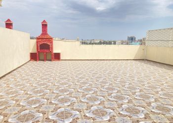 شقة بغرفة معيشة وغرفتين نوم 
