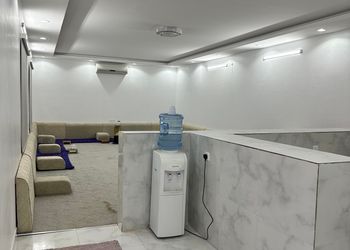 استراحة بمجلس وفناء خارجي 