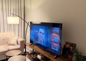 استديو بسرير ماستر وأثاث مريح 